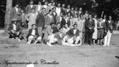 Grupo de vecinos y danzantes con Chus Cancio 1930